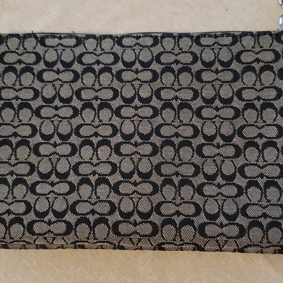 Coach Signature Logo Wristlet! - Picture 6 of 16